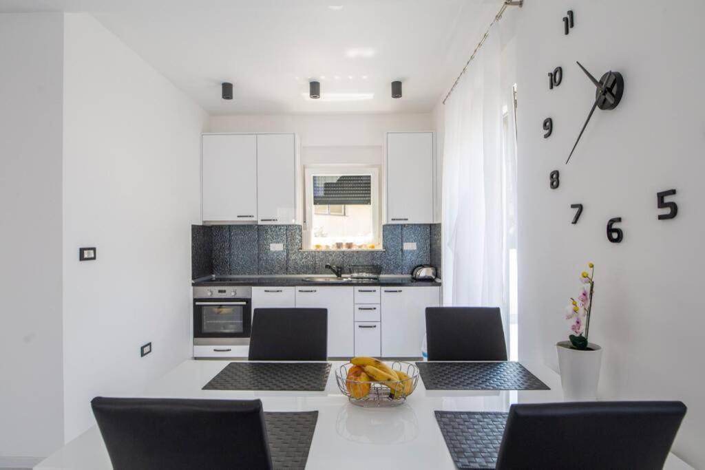 Holiday House Gavran فوديس المظهر الخارجي الصورة