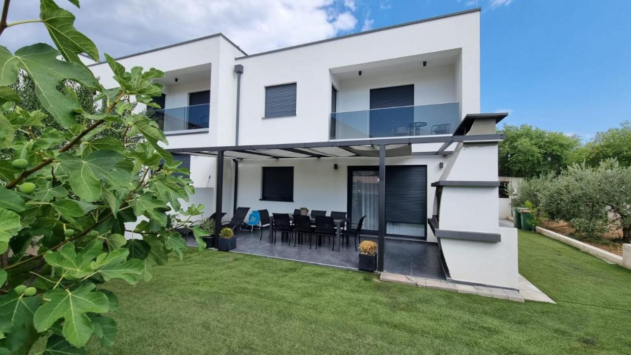 Holiday House Gavran فوديس المظهر الخارجي الصورة