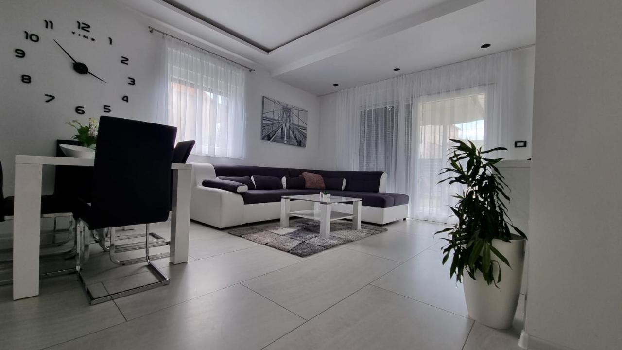 Holiday House Gavran فوديس المظهر الخارجي الصورة